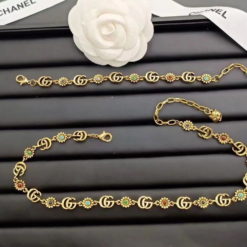 Luxury Gold Floral Bracelet